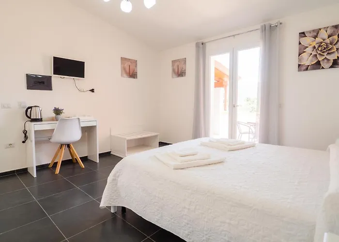 Sweethome - Morada 3* Torpe