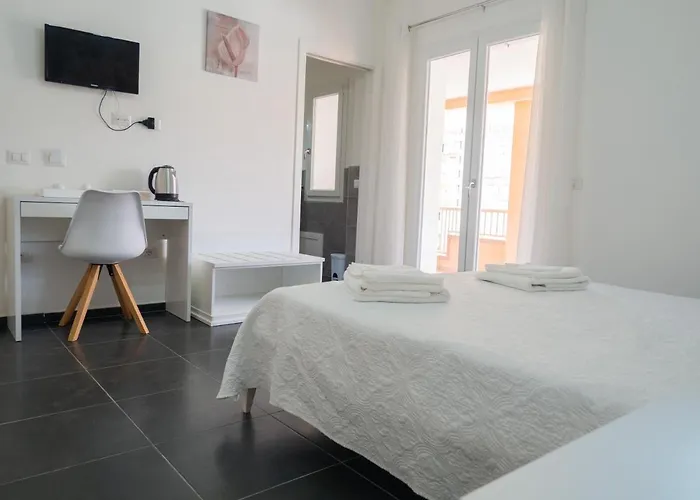 Guest house Sweethome - Morada Torpe